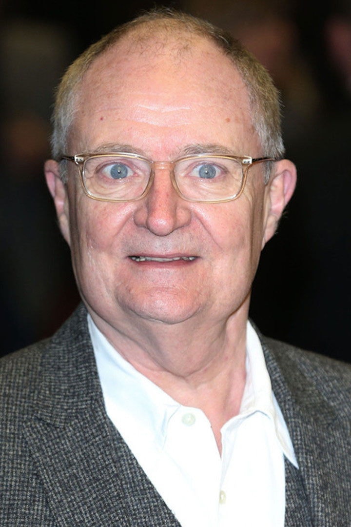 Foto de Jim Broadbent