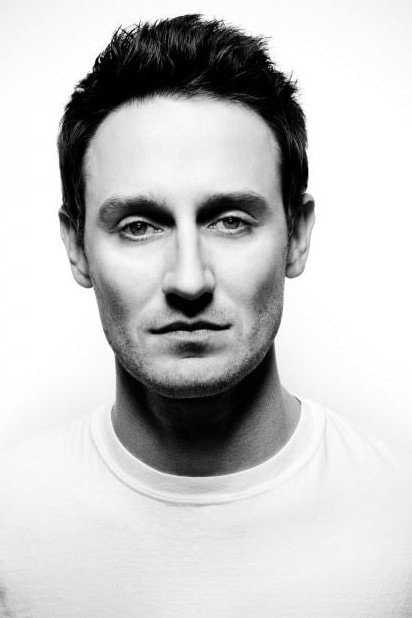 Foto de Josh Stewart