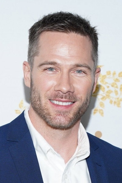 Foto de Luke Macfarlane