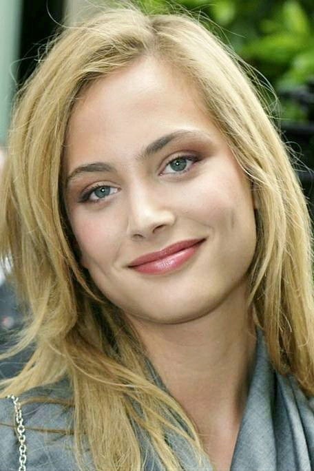 Foto de Nora Arnezeder