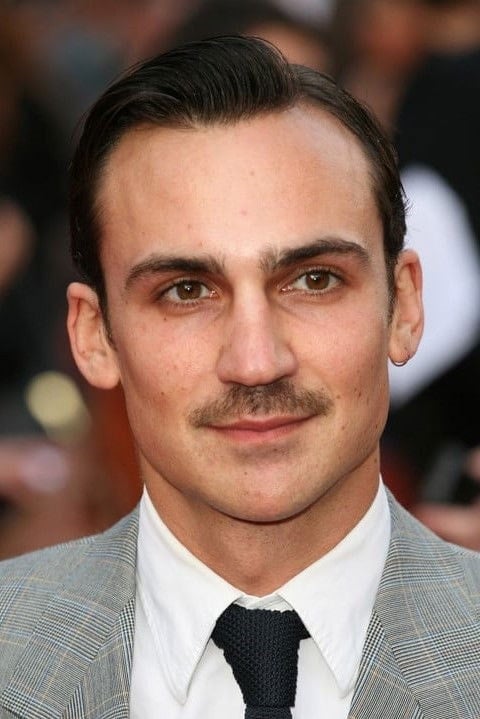 Foto de Henry Lloyd-Hughes