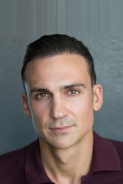 Foto de Henry Lloyd-Hughes