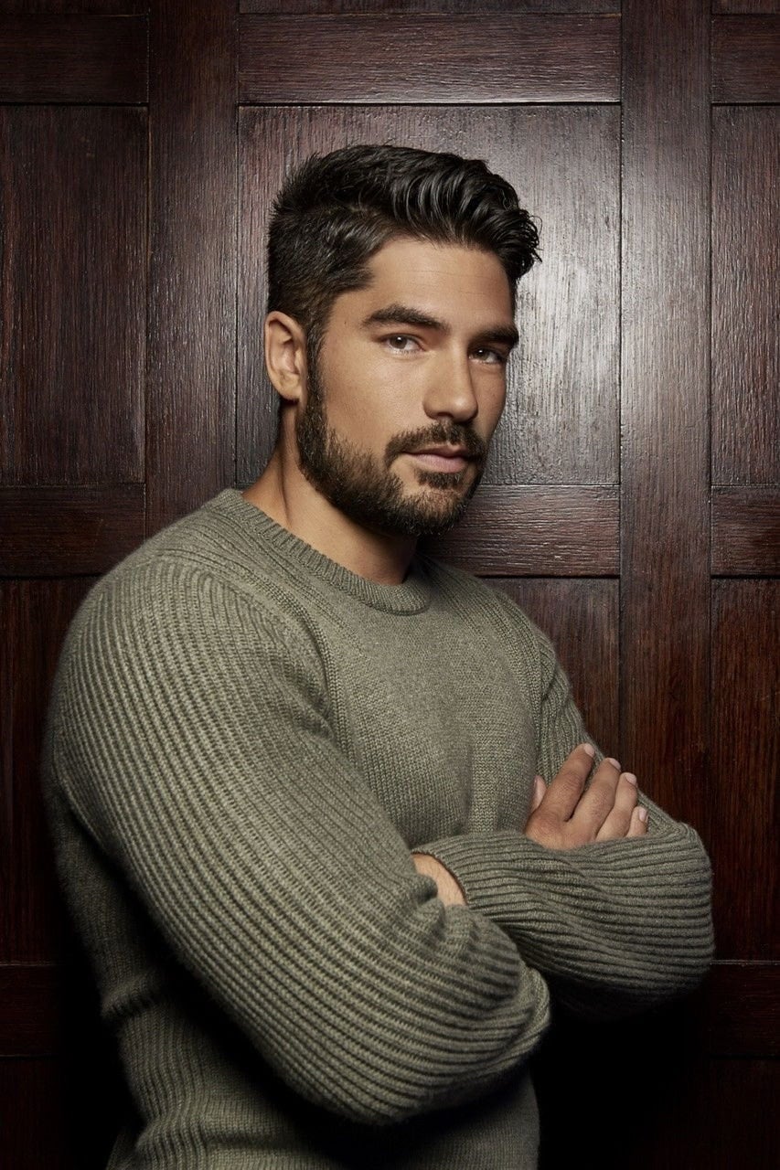 Foto de D.J. Cotrona