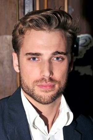 Foto de Dustin Milligan