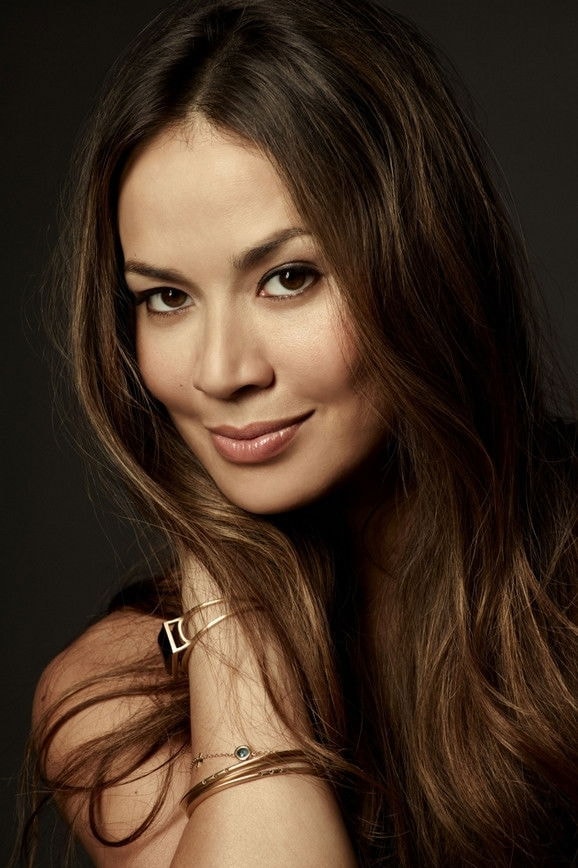 Foto de Moon Bloodgood