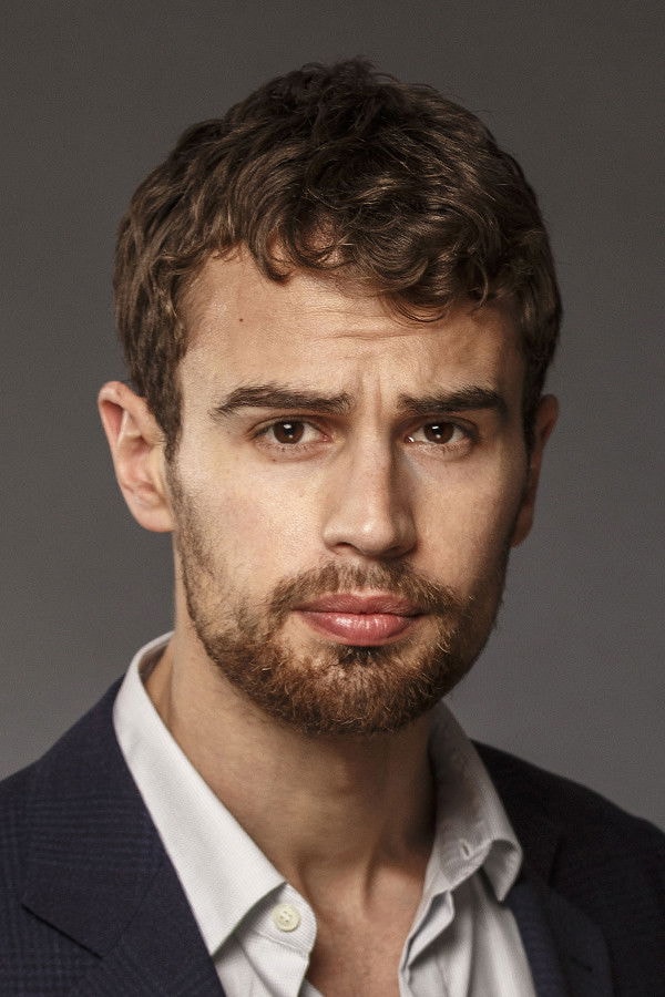 Foto de Theo James
