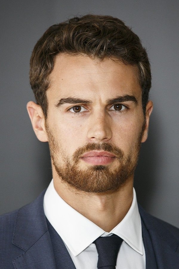 Foto de Theo James