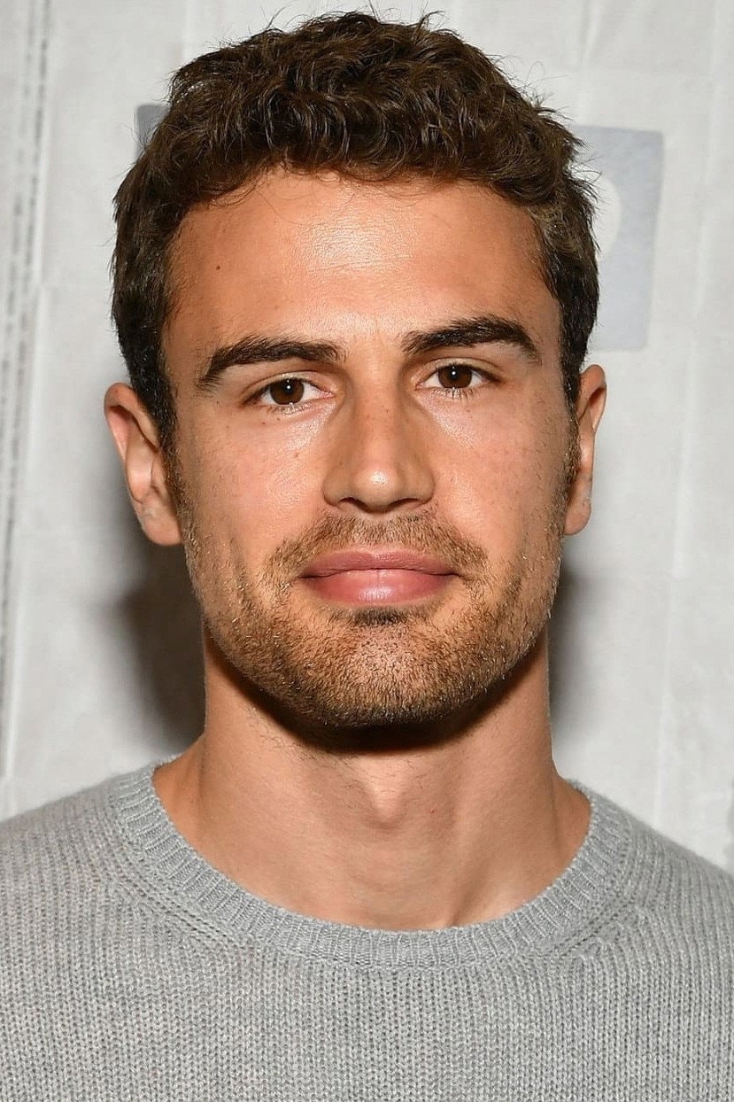 Foto de Theo James