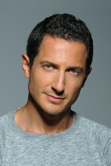Foto de Sasha Roiz