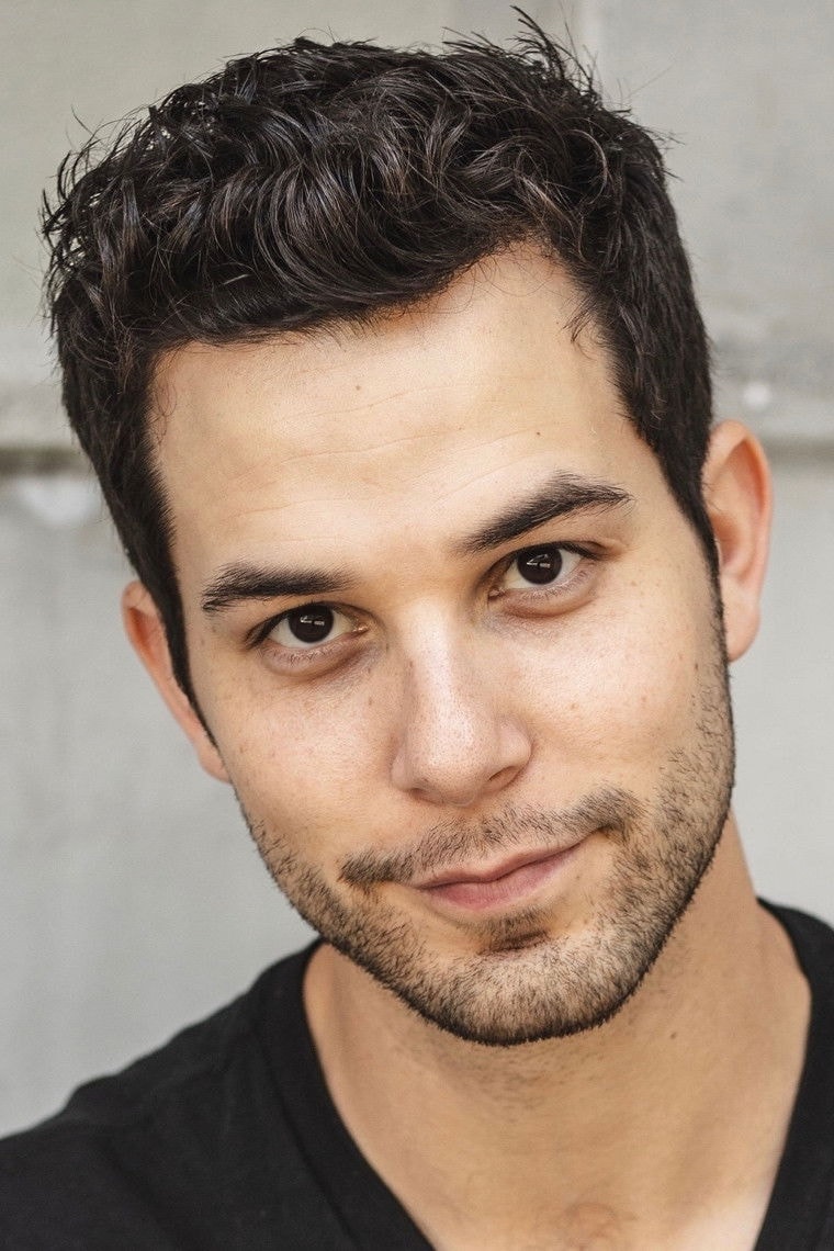 Foto de Skylar Astin