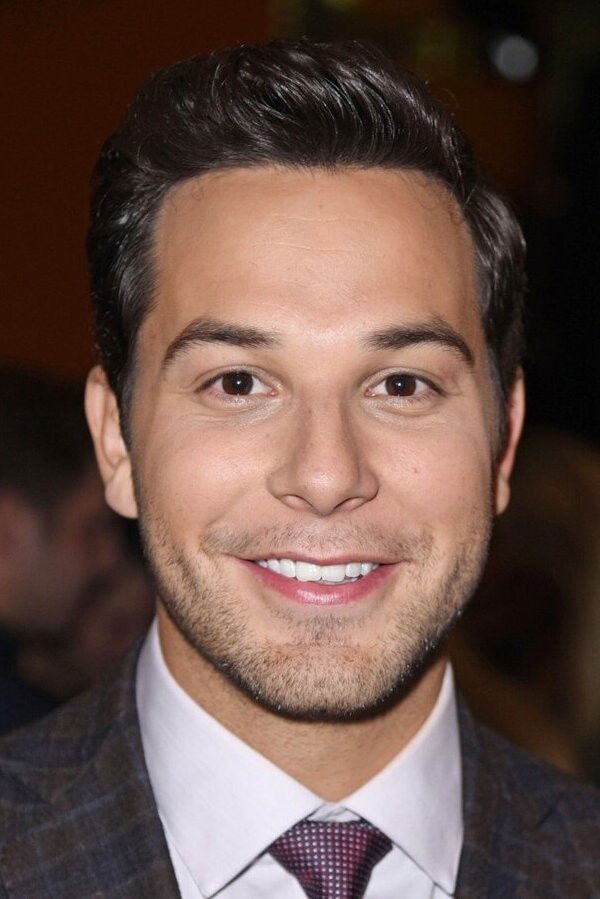 Foto de Skylar Astin