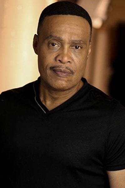 Foto de L. Warren Young