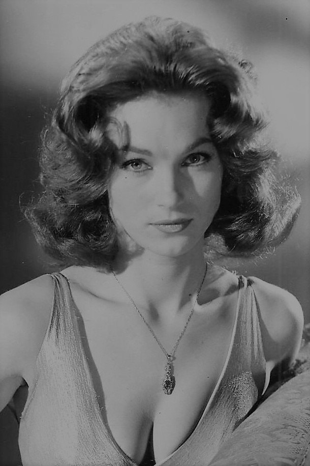 Foto de Shirley Anne Field