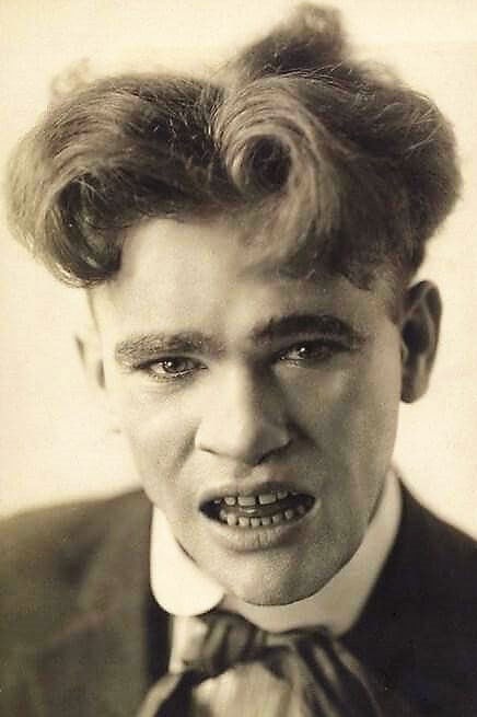 Foto de James Barton